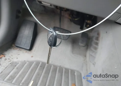 2003 Toyota Camry Le из США, поврежденный, VIN 4T1BE30K83U714030